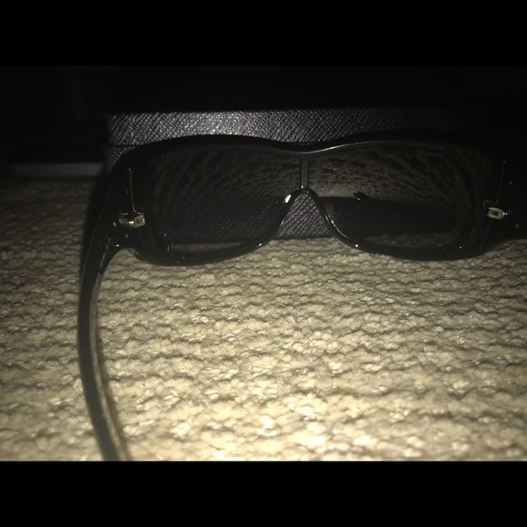 prada sunglasses - Picture 5 of 7